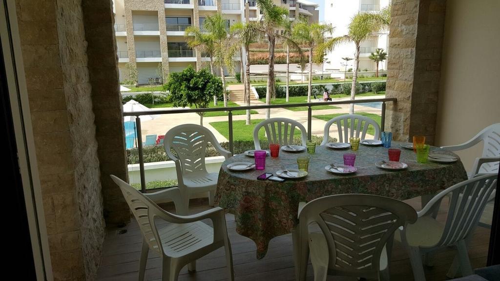 Plage Des Nations Apartment Sidi Bouqnadel Habitación foto